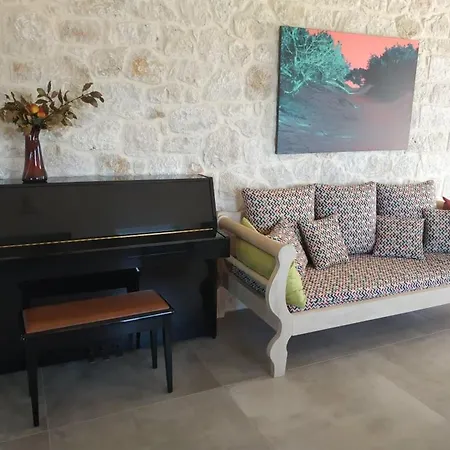 Casa Spanos Villa Vederoi