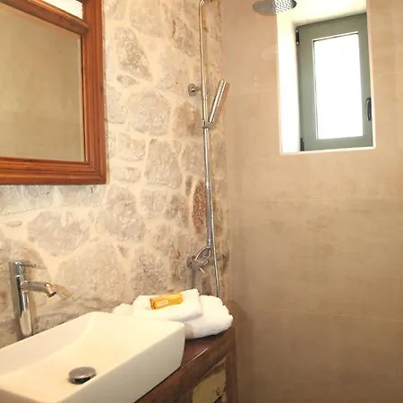 Casa Spanos * Vederoi